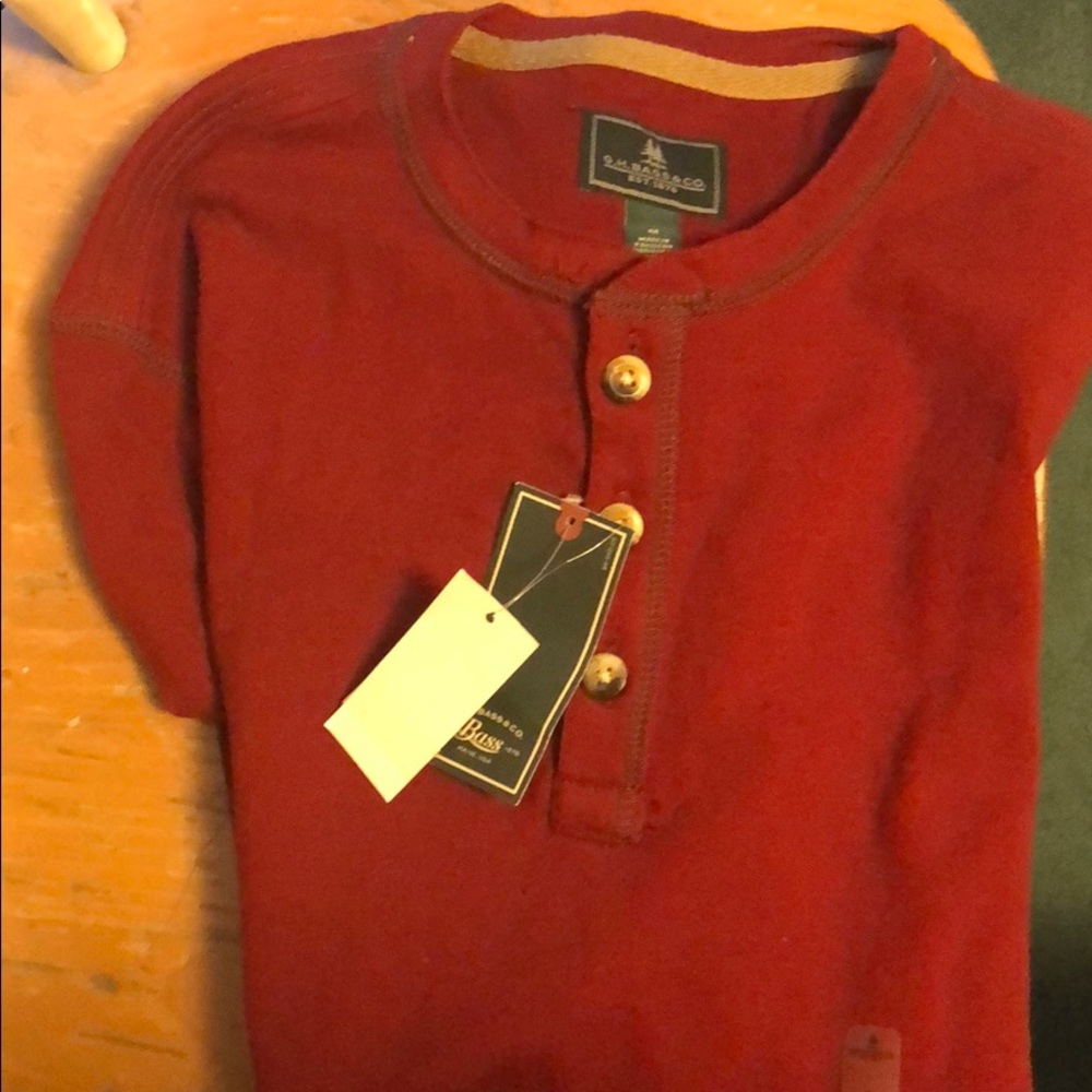 NWT. Men’s g.h. Bass Henley shirt